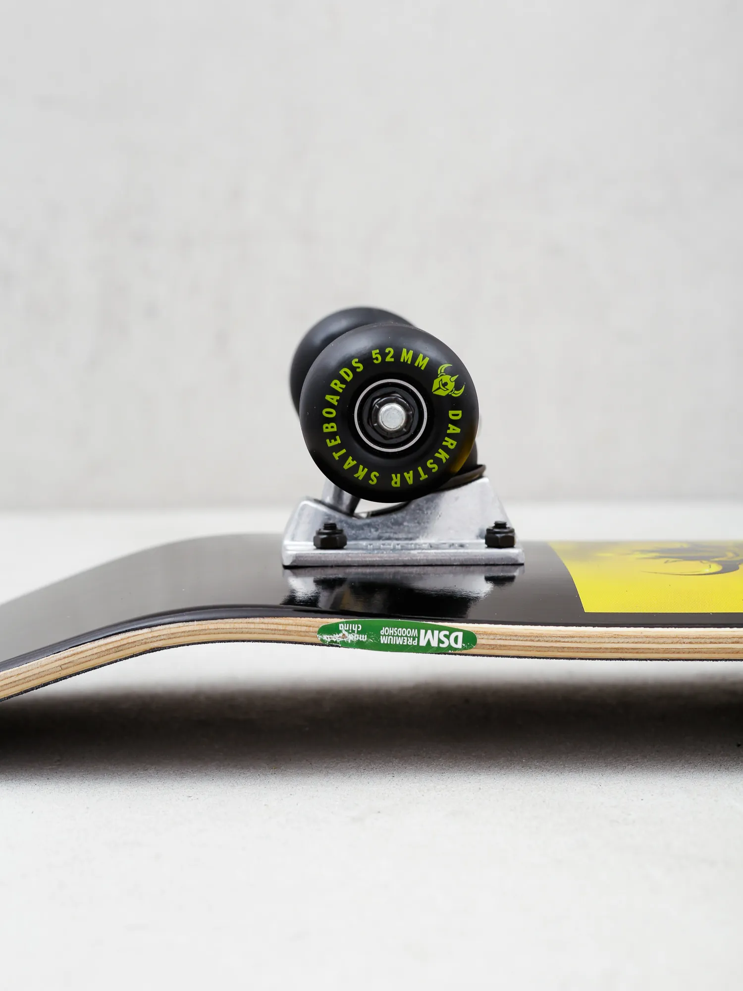 Darkstar Molten Skateboard (lime fade)