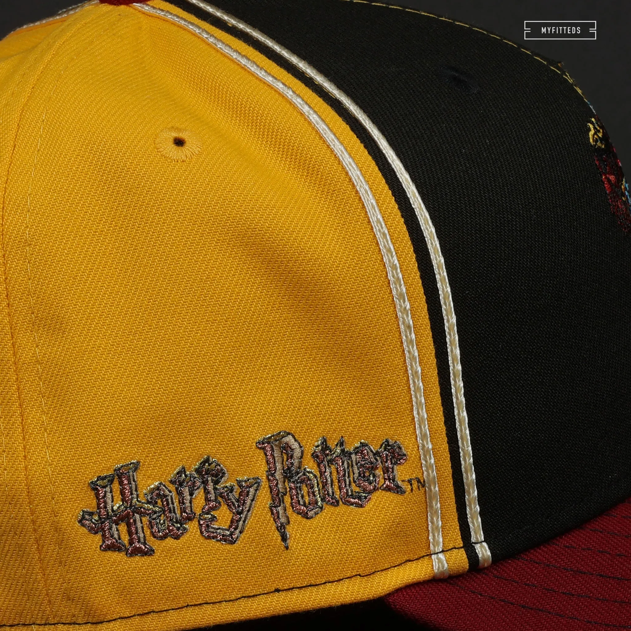 HARRY POTTER HOGWARTS HOUSE GRYFFINDOR DIAGONAL BLOCK NEW ERA FITTED CAP