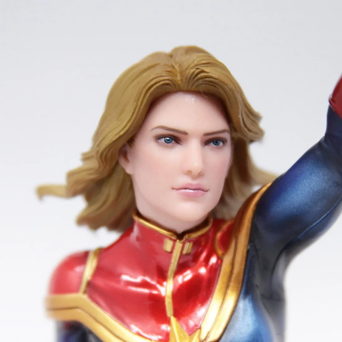 Kotobukiya ARTFX Premier Marvel Universe Captain Marvel Statue (blue)