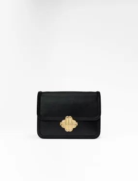 Leather bag with clover clasp