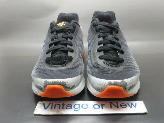 Nike Air Max Invigor Wolf Grey Total Orange Black Runnin...