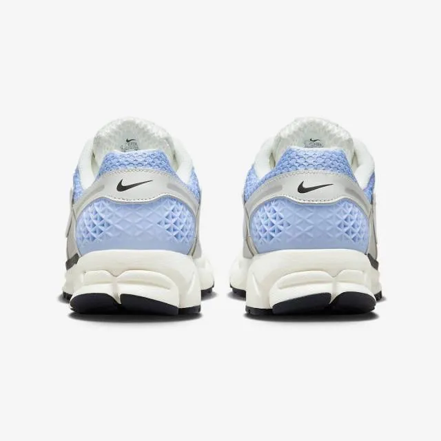 Nike women's air zoom vomero 5 (royal tint/ photon dust/ royal tint/ gridiron/ sail/ chrome) sizes 6