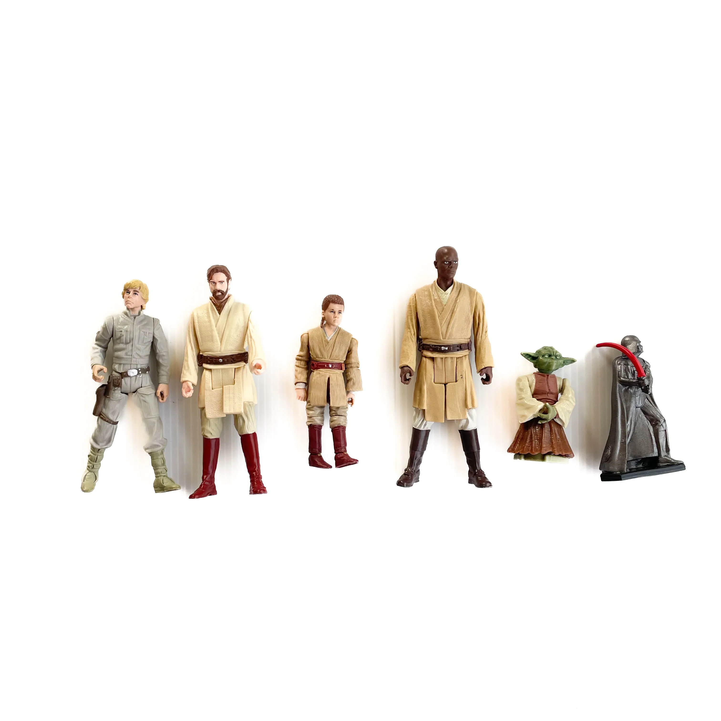 Various Star Wars figurines